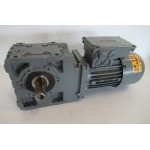 40,2 RPM 0,25 KW  50 Nm. Asmaat 2x 25 mm, brake. Used.
